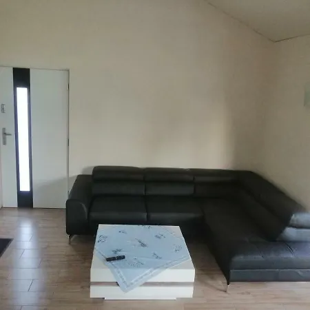 Kuldigas House 度假居 *